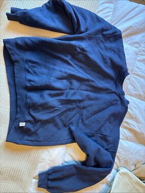 Men’s navy Crewneck Sweatshirt - Casual Everyday Pullover